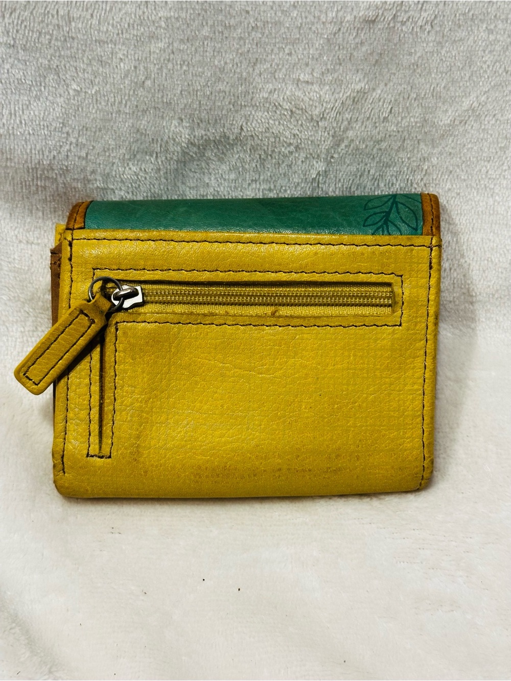 Fossil leather trifold wallet L floral applique details Trifold Vtg Yellow Boho - Picture 8 of 10